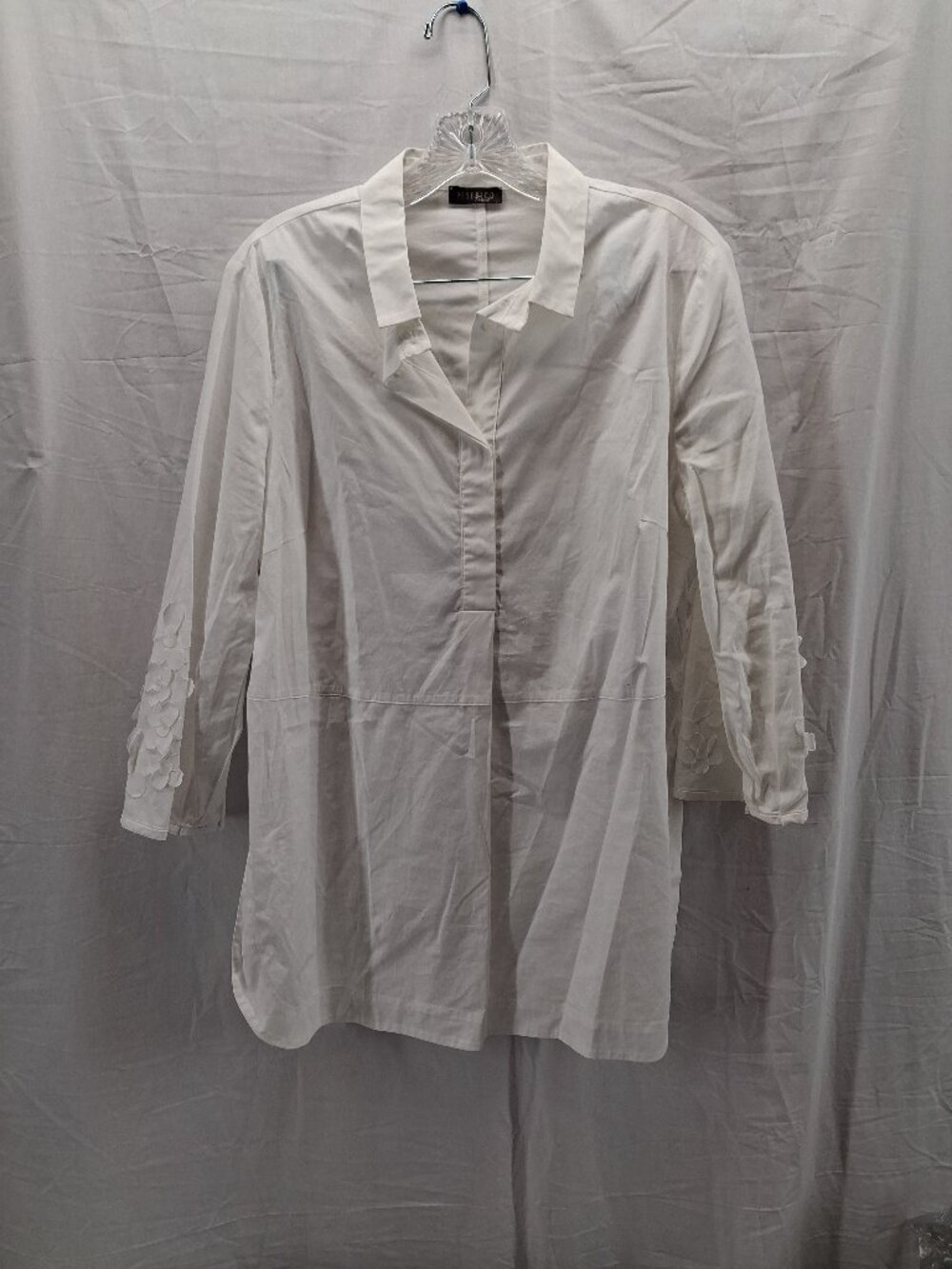Peserico Tricot White Blouse with Applique Sleeves